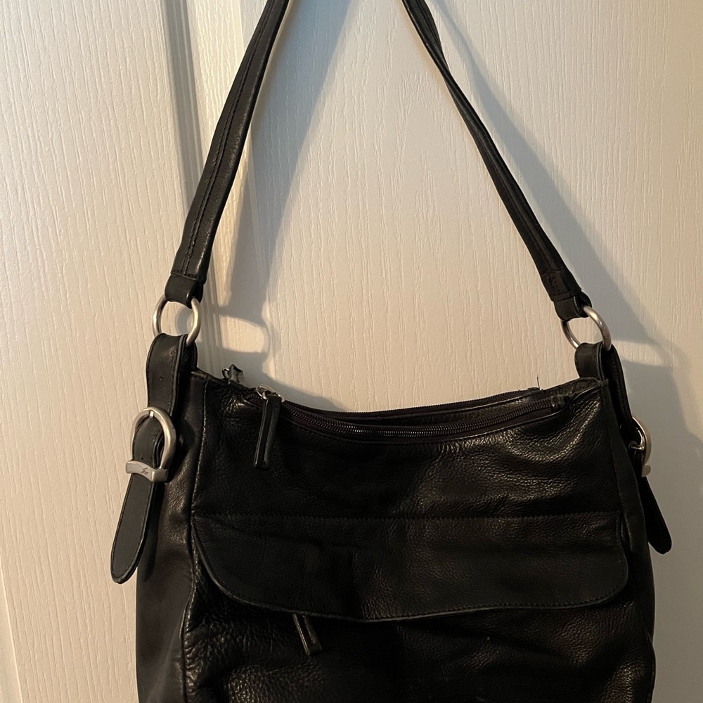 Black shoulder bag